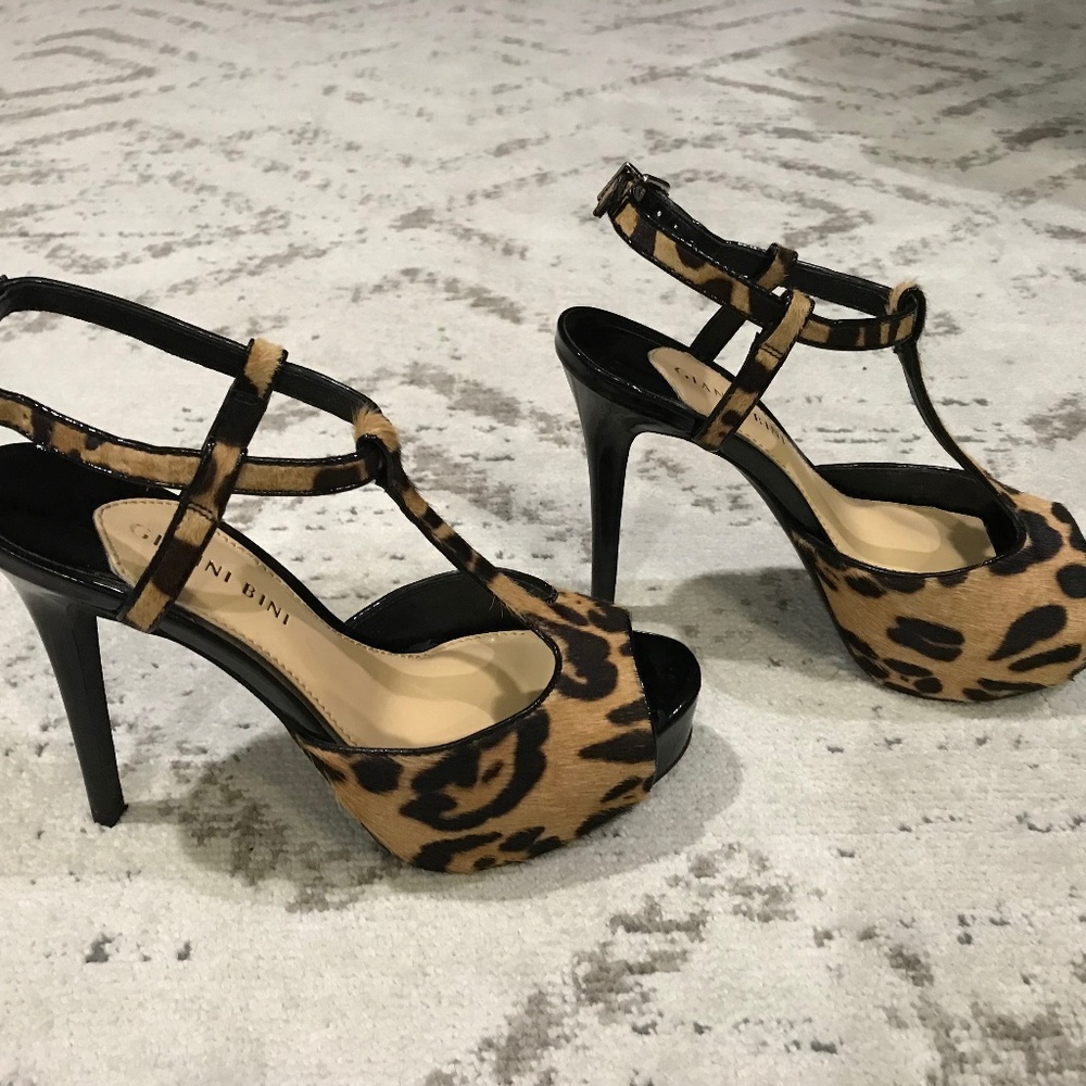 Gianni Bini. Super cute black, hair skin faux leopard heels, size 6 women’s.